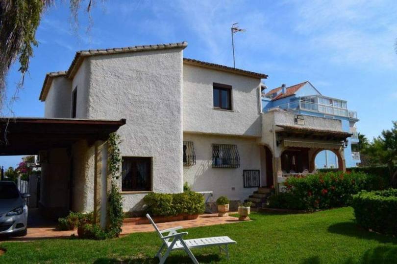Dénia, Alicante, España, 4 Bedrooms Bedrooms, ,2 BathroomsBathrooms,Chalets,Venta,17069