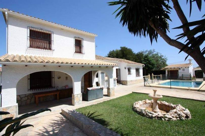 Dénia,Alicante,España,5 Bedrooms Bedrooms,3 BathroomsBathrooms,Chalets,17076