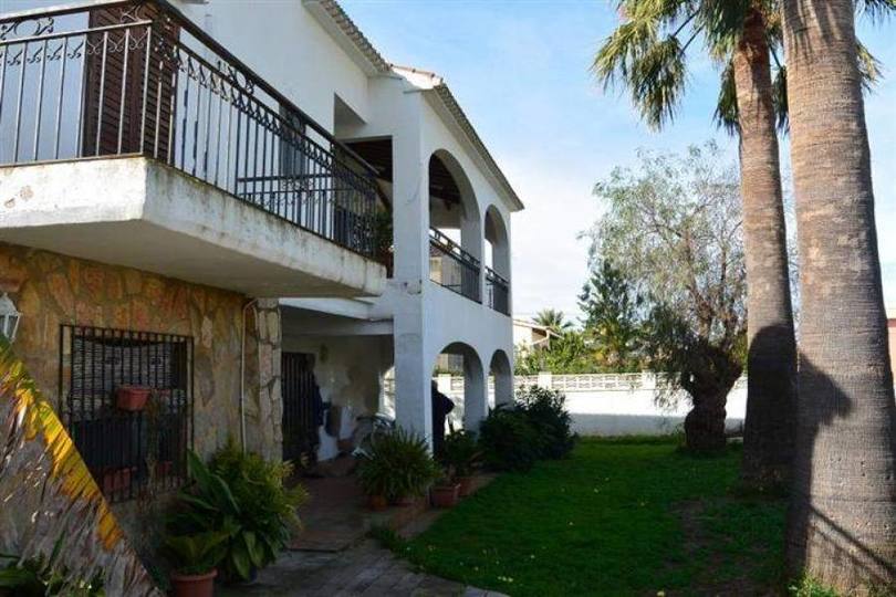 Dénia,Alicante,España,4 Bedrooms Bedrooms,3 BathroomsBathrooms,Chalets,17144