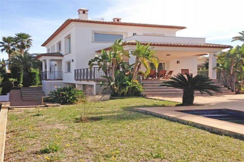Dénia,Alicante,España,4 Bedrooms Bedrooms,3 BathroomsBathrooms,Chalets,17188