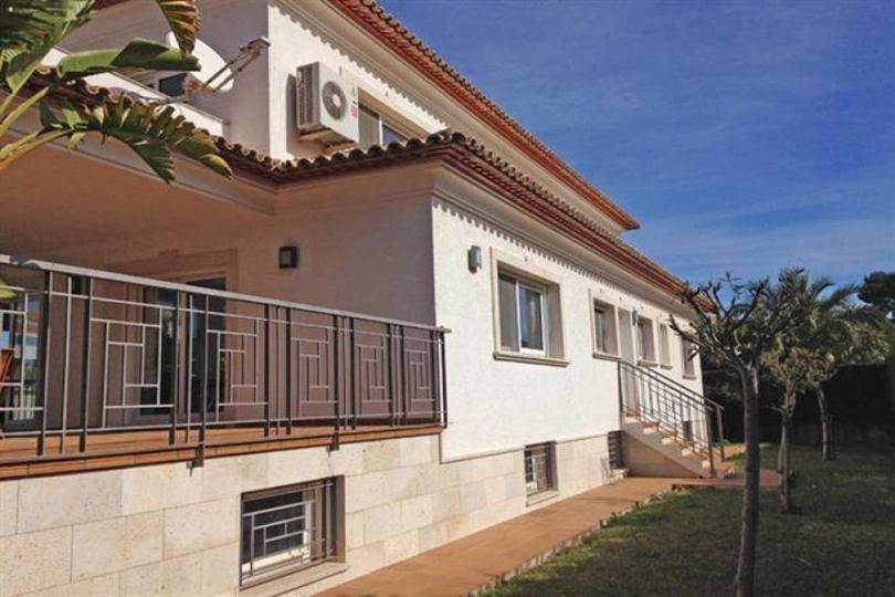 Dénia,Alicante,España,4 Bedrooms Bedrooms,3 BathroomsBathrooms,Chalets,17188