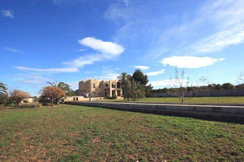 Pedreguer,Alicante,España,5 Bedrooms Bedrooms,4 BathroomsBathrooms,Chalets,17217