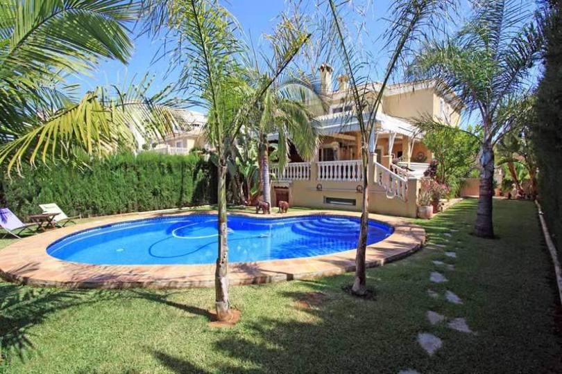 Dénia,Alicante,España,4 Bedrooms Bedrooms,3 BathroomsBathrooms,Chalets,17237