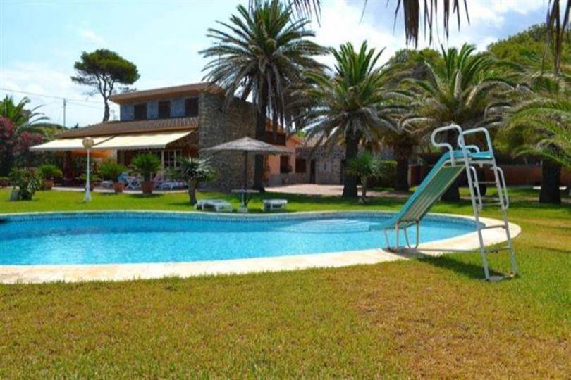 Dénia,Alicante,España,5 Bedrooms Bedrooms,3 BathroomsBathrooms,Chalets,17243