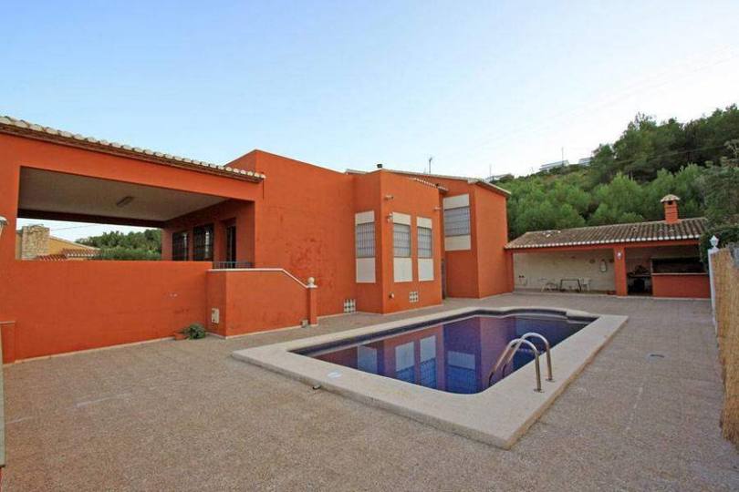 Dénia,Alicante,España,6 Bedrooms Bedrooms,3 BathroomsBathrooms,Chalets,17264