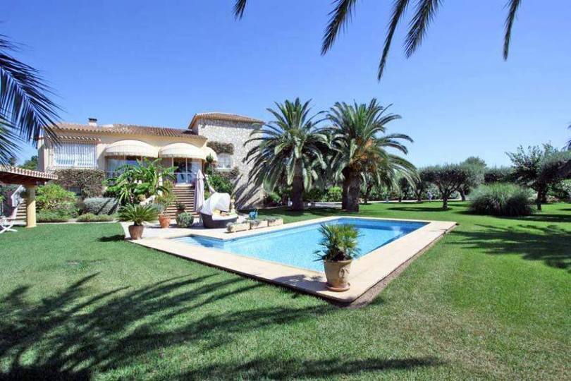 Dénia,Alicante,España,5 Bedrooms Bedrooms,3 BathroomsBathrooms,Chalets,17320