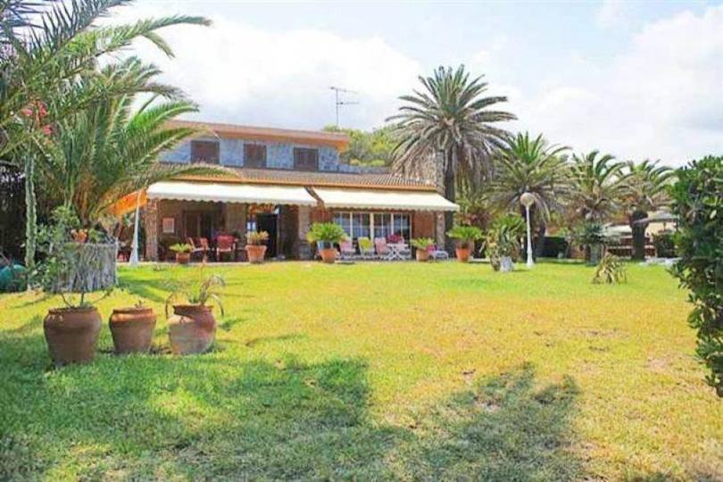 Dénia,Alicante,España,5 Bedrooms Bedrooms,3 BathroomsBathrooms,Chalets,17336