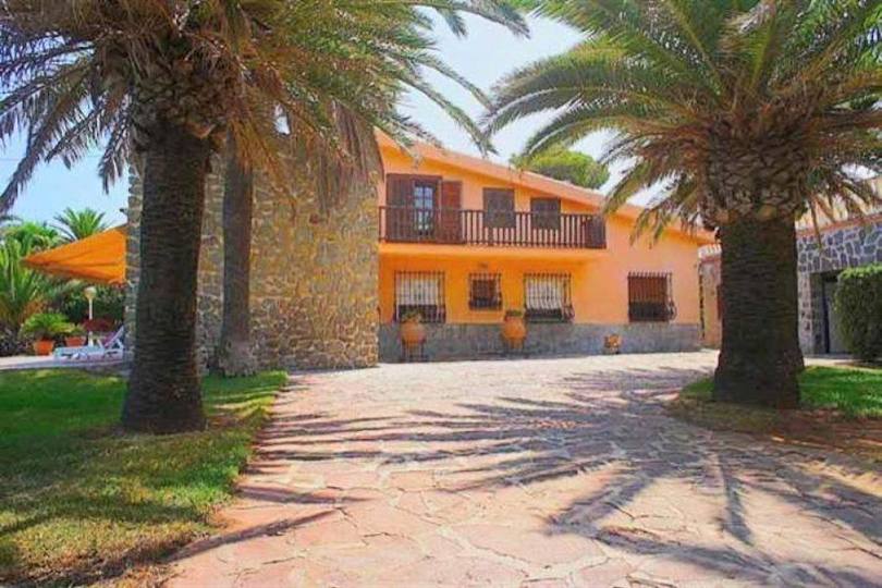 Dénia,Alicante,España,5 Bedrooms Bedrooms,3 BathroomsBathrooms,Chalets,17336