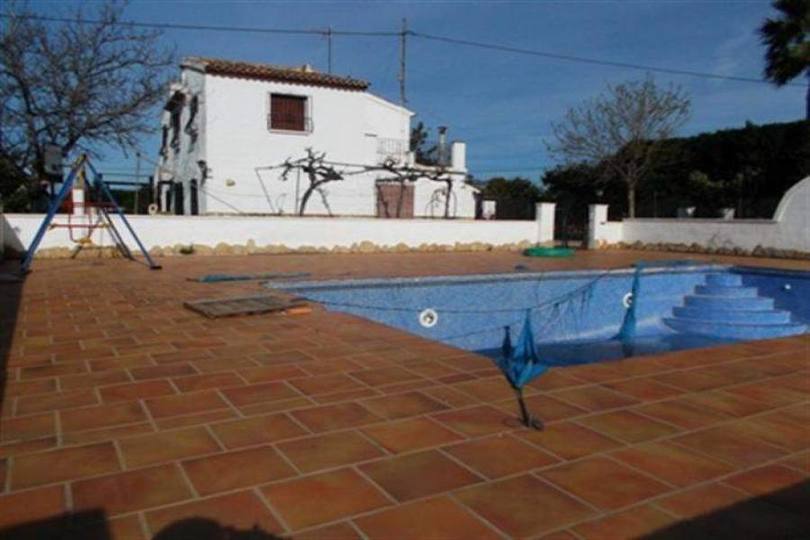 Pedreguer,Alicante,España,7 Bedrooms Bedrooms,2 BathroomsBathrooms,Chalets,17387