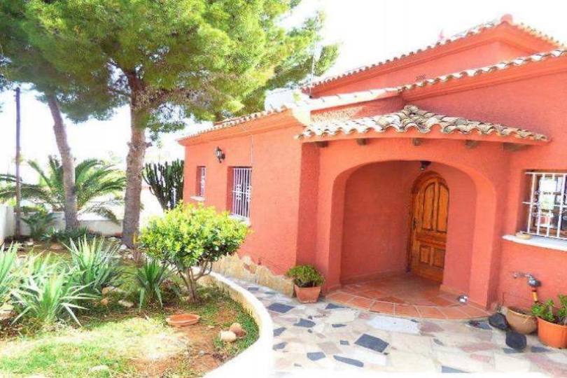 Dénia,Alicante,España,4 Bedrooms Bedrooms,3 BathroomsBathrooms,Chalets,17391
