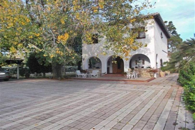 Dénia,Alicante,España,7 Bedrooms Bedrooms,4 BathroomsBathrooms,Chalets,17403