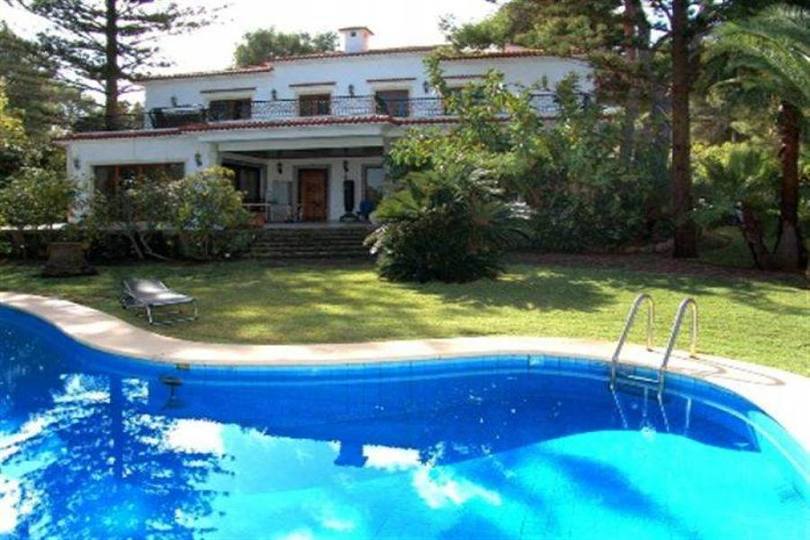 Dénia,Alicante,España,4 Bedrooms Bedrooms,3 BathroomsBathrooms,Chalets,17421