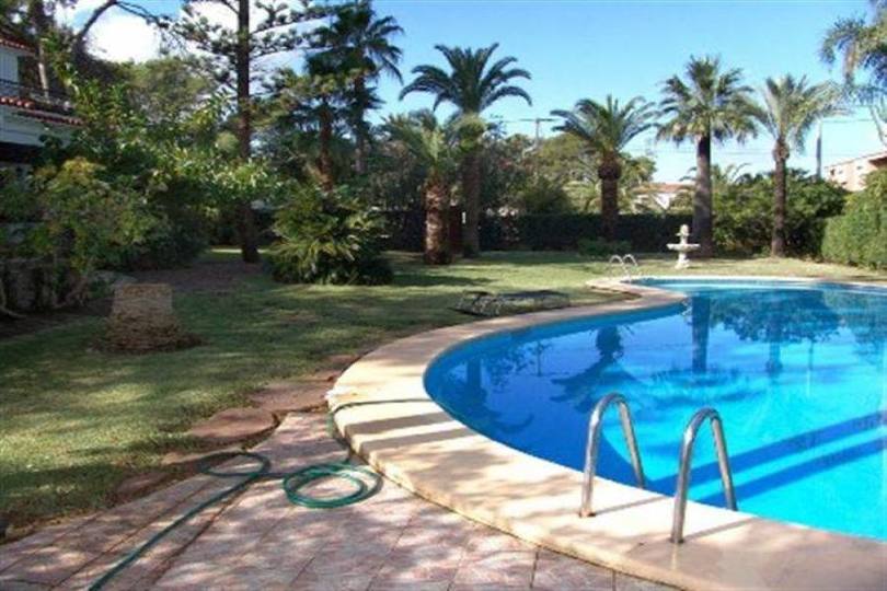 Dénia,Alicante,España,4 Bedrooms Bedrooms,3 BathroomsBathrooms,Chalets,17421