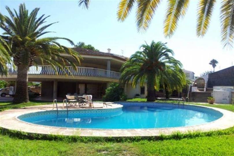 Pedreguer,Alicante,España,10 Bedrooms Bedrooms,5 BathroomsBathrooms,Chalets,17434