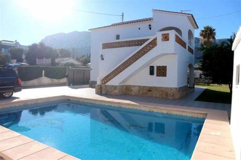 Dénia,Alicante,España,4 Bedrooms Bedrooms,2 BathroomsBathrooms,Chalets,17449