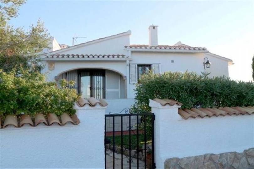 Dénia,Alicante,España,3 Bedrooms Bedrooms,2 BathroomsBathrooms,Chalets,17450