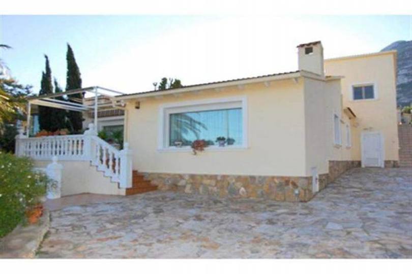 Dénia,Alicante,España,5 Bedrooms Bedrooms,3 BathroomsBathrooms,Chalets,17474