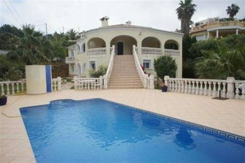 Dénia,Alicante,España,6 Bedrooms Bedrooms,3 BathroomsBathrooms,Chalets,17532