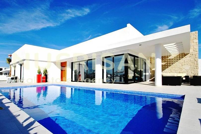 Elche,Alicante,España,3 Bedrooms Bedrooms,2 BathroomsBathrooms,Chalets,17643