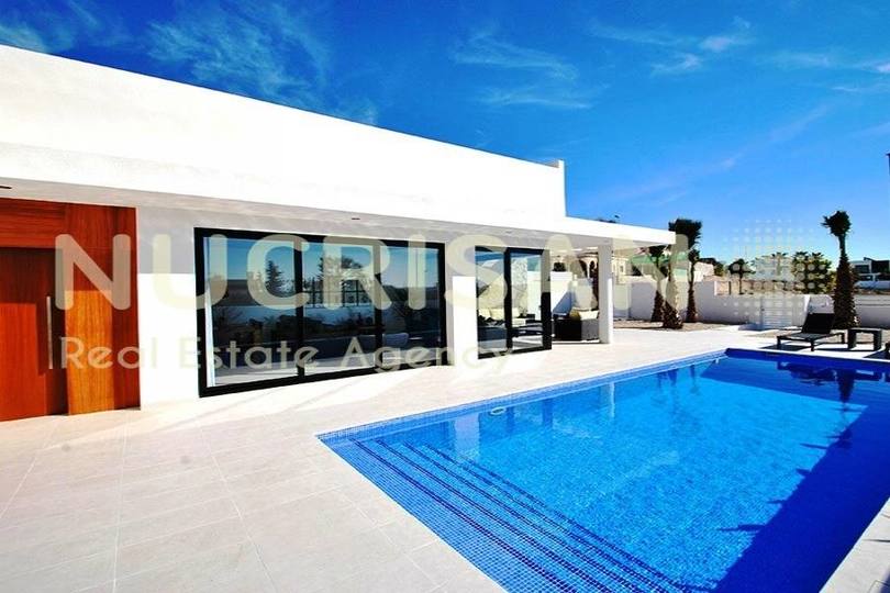Elche,Alicante,España,3 Bedrooms Bedrooms,2 BathroomsBathrooms,Chalets,17643