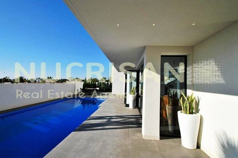 Rojales,Alicante,España,3 Bedrooms Bedrooms,4 BathroomsBathrooms,Chalets,17648