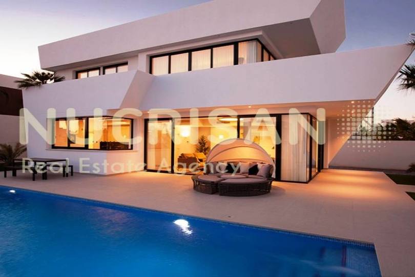 Rojales,Alicante,España,4 Bedrooms Bedrooms,4 BathroomsBathrooms,Chalets,17652