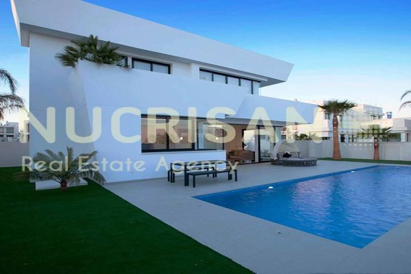 Rojales,Alicante,España,4 Bedrooms Bedrooms,4 BathroomsBathrooms,Chalets,17652