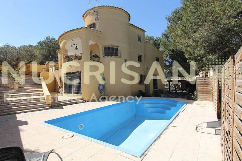 Orihuela,Alicante,España,6 Bedrooms Bedrooms,3 BathroomsBathrooms,Chalets,17689