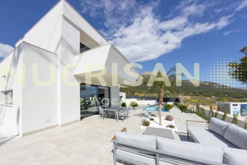 Polop,Alicante,España,3 Bedrooms Bedrooms,2 BathroomsBathrooms,Chalets,17700