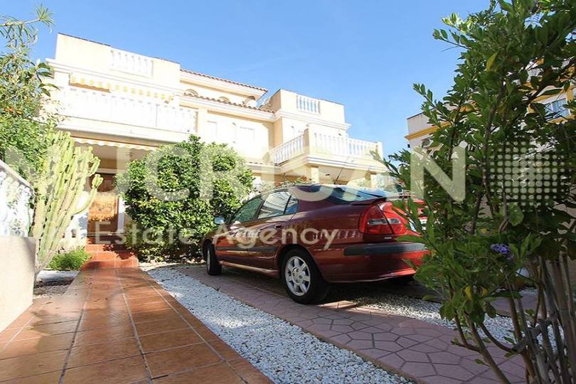 Orihuela,Alicante,España,3 Bedrooms Bedrooms,2 BathroomsBathrooms,Chalets,17705