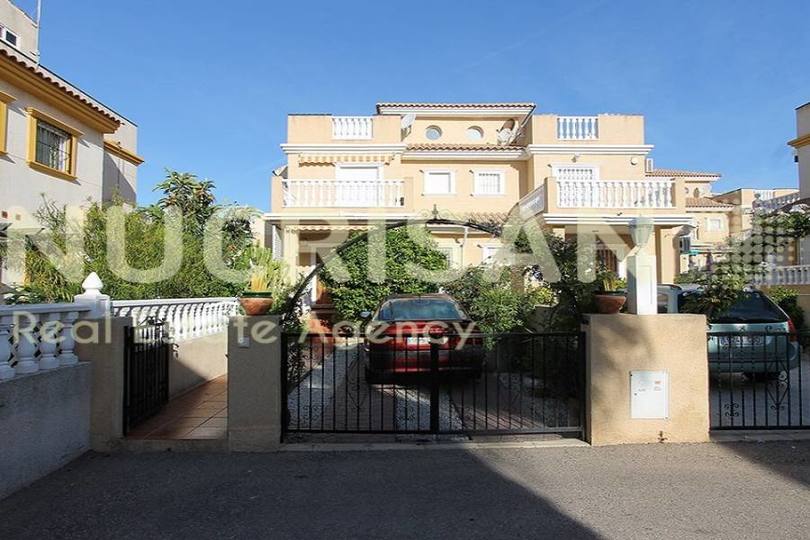 Orihuela,Alicante,España,3 Bedrooms Bedrooms,2 BathroomsBathrooms,Chalets,17705