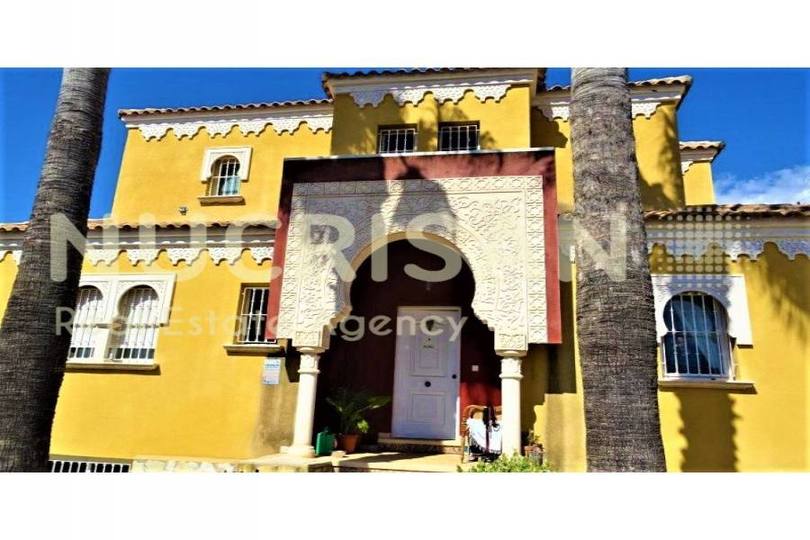 Alfaz del Pi,Alicante,España,4 Bedrooms Bedrooms,3 BathroomsBathrooms,Chalets,17714