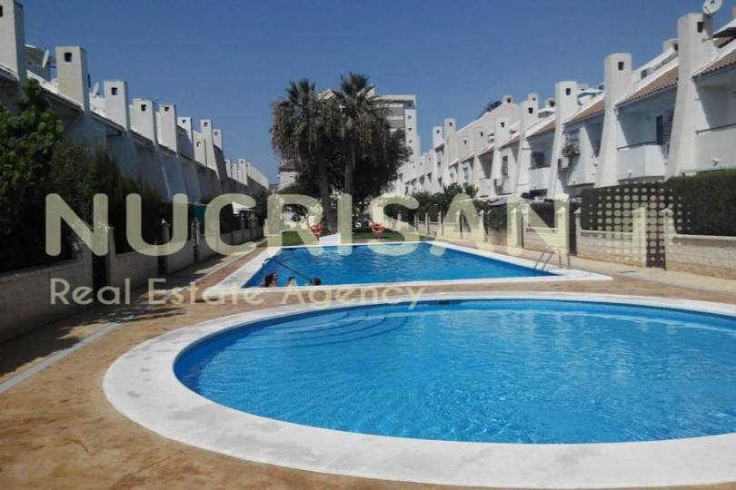 Alicante,Alicante,España,4 Bedrooms Bedrooms,2 BathroomsBathrooms,Chalets,17726