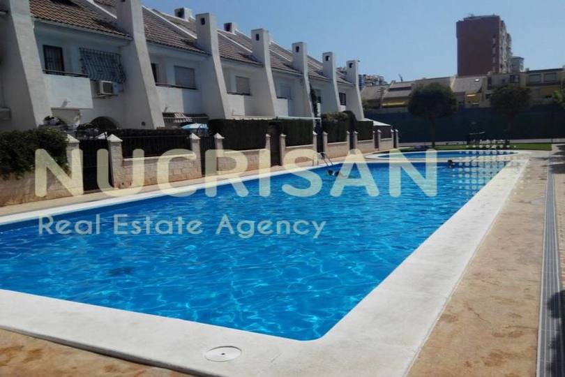 Alicante,Alicante,España,4 Bedrooms Bedrooms,2 BathroomsBathrooms,Chalets,17726