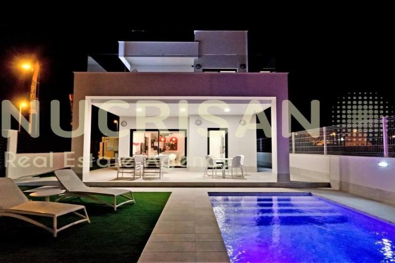Elche,Alicante,España,3 Bedrooms Bedrooms,3 BathroomsBathrooms,Chalets,17743