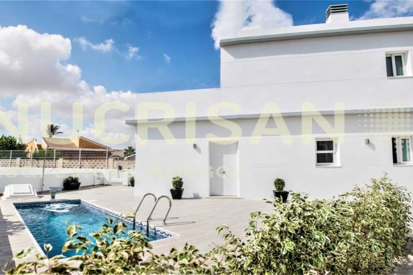 Torrevieja,Alicante,España,3 Bedrooms Bedrooms,2 BathroomsBathrooms,Chalets,17744