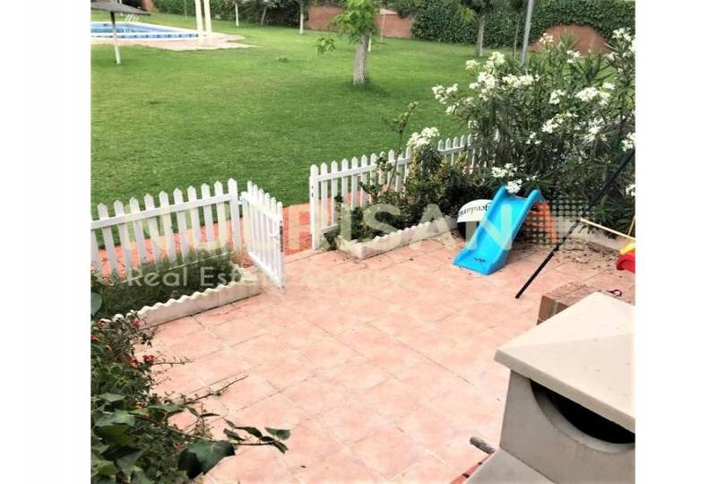 Alicante,Alicante,España,4 Bedrooms Bedrooms,2 BathroomsBathrooms,Chalets,17767