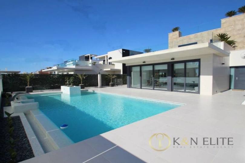 Orihuela,Alicante,España,4 Bedrooms Bedrooms,4 BathroomsBathrooms,Chalets,17773