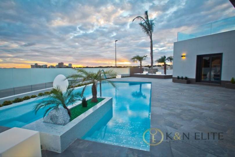 Orihuela,Alicante,España,3 Bedrooms Bedrooms,4 BathroomsBathrooms,Chalets,17774