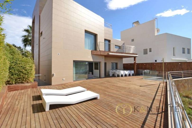 Alicante,Alicante,España,5 Bedrooms Bedrooms,6 BathroomsBathrooms,Chalets,17797