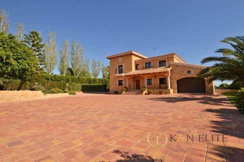 Mutxamel,Alicante,España,5 Bedrooms Bedrooms,3 BathroomsBathrooms,Chalets,17798