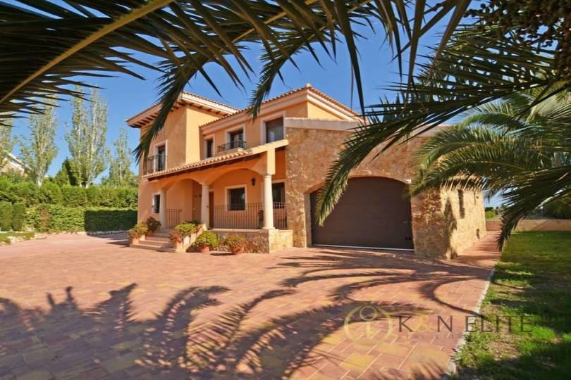 Mutxamel,Alicante,España,5 Bedrooms Bedrooms,3 BathroomsBathrooms,Chalets,17798