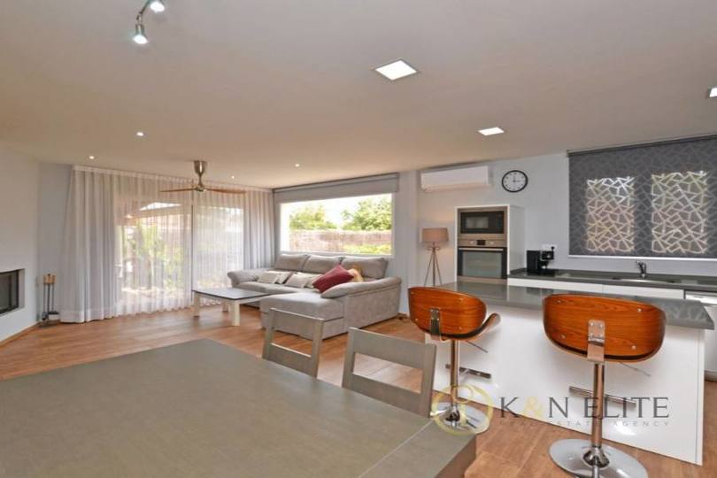 Alicante,Alicante,España,2 Bedrooms Bedrooms,1 BañoBathrooms,Chalets,17815