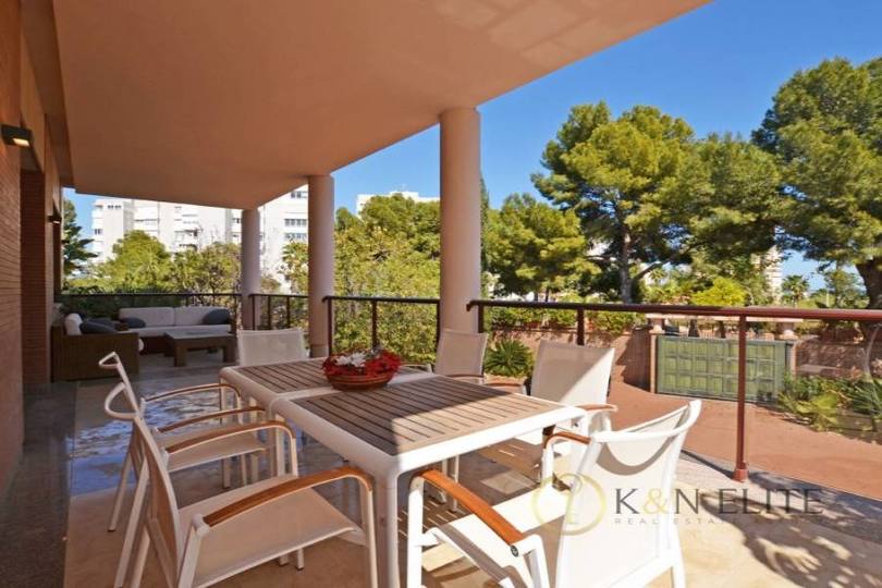 Alicante,Alicante,España,5 Bedrooms Bedrooms,7 BathroomsBathrooms,Chalets,17816