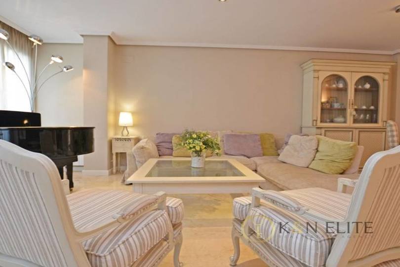 Alicante,Alicante,España,5 Bedrooms Bedrooms,5 BathroomsBathrooms,Chalets,17817