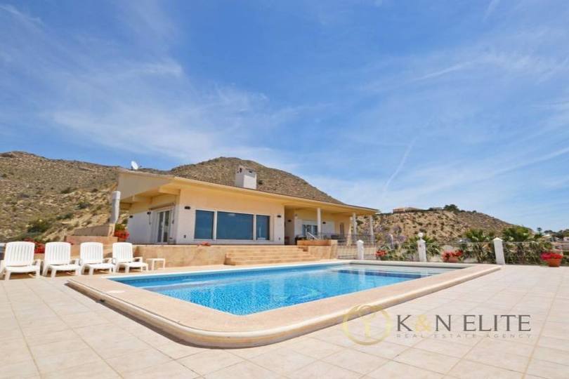 el Campello,Alicante,España,4 Bedrooms Bedrooms,3 BathroomsBathrooms,Chalets,17824