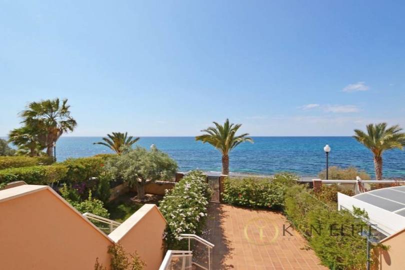 Alicante,Alicante,España,4 Bedrooms Bedrooms,4 BathroomsBathrooms,Chalets,17827