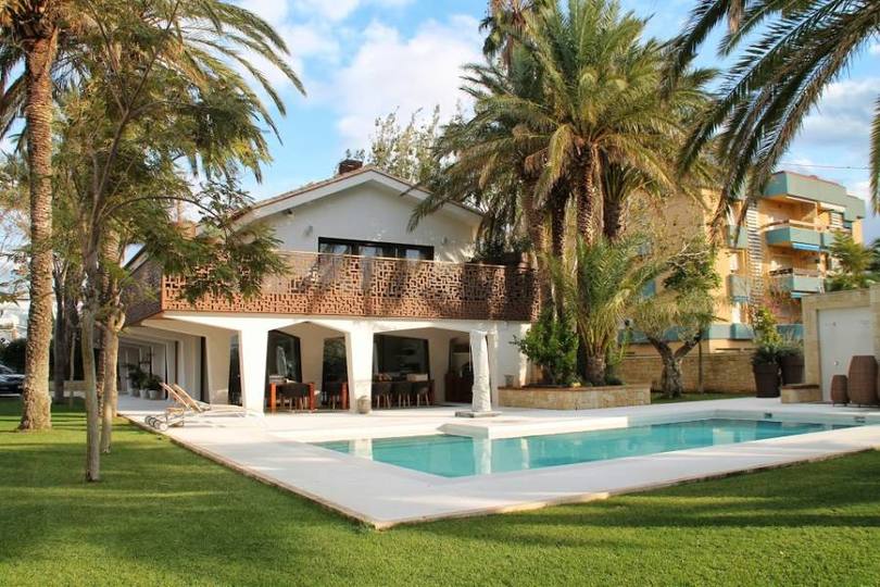 Dénia,Alicante,España,4 Bedrooms Bedrooms,3 BathroomsBathrooms,Chalets,17837