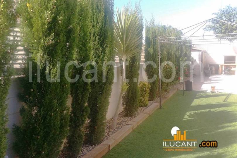Mutxamel,Alicante,España,3 Bedrooms Bedrooms,3 BathroomsBathrooms,Chalets,17856
