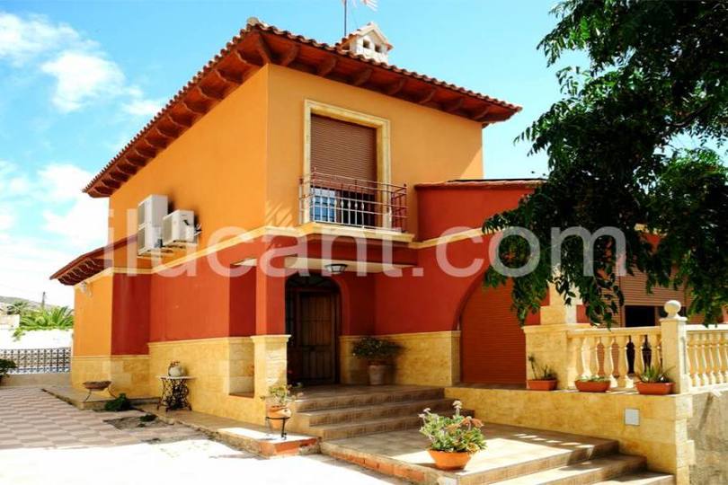 el Campello,Alicante,España,5 Bedrooms Bedrooms,3 BathroomsBathrooms,Chalets,17860
